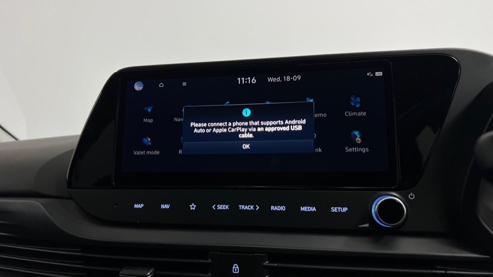 Apple Car Play & Android Auto