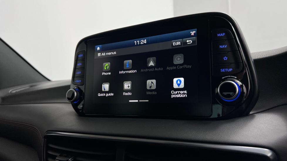 Apple Car Play & Android Auto