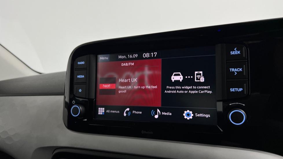 Apple Car Play & Android Auto