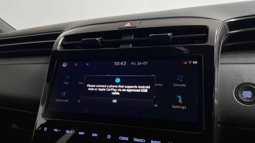 Apple Car Play & Android Auto