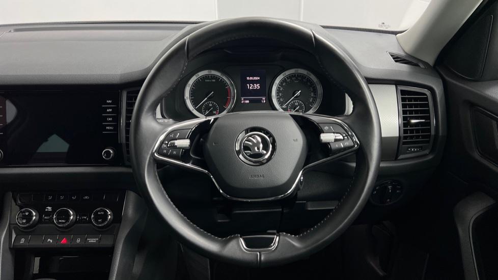 Multifunction steering wheel 