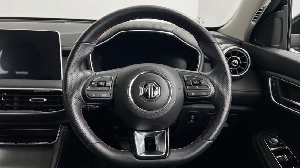 Multifunction steering wheel 