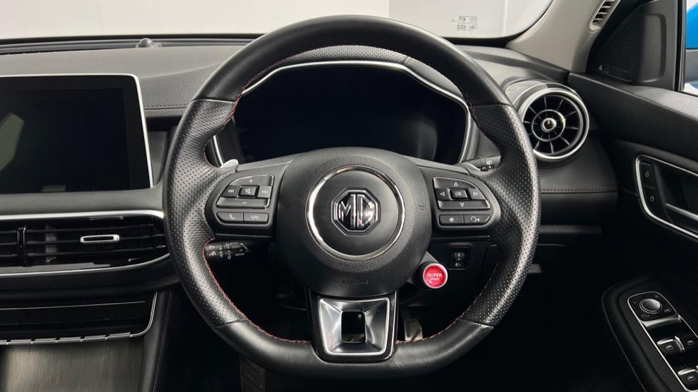 Multifunction steering wheel 