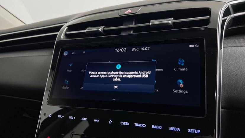 Apple Car Play & Android Auto