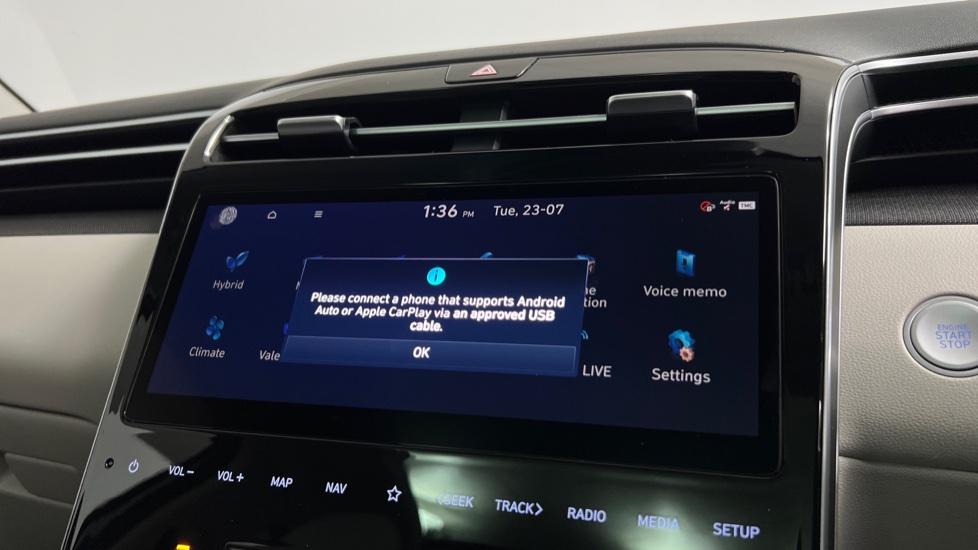 Apple Car Play & Android Auto