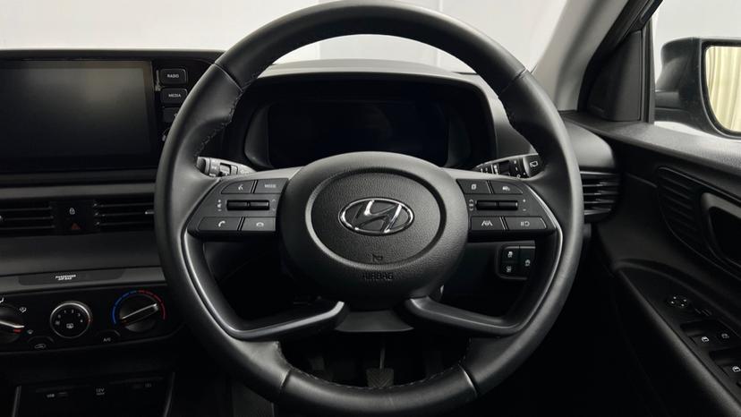 Multifunction steering wheel 