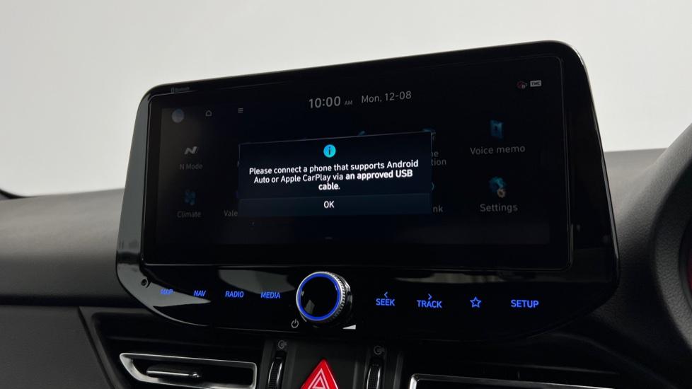 Apple Car Play & Android Auto