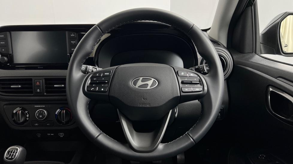 Multifunction steering wheel 