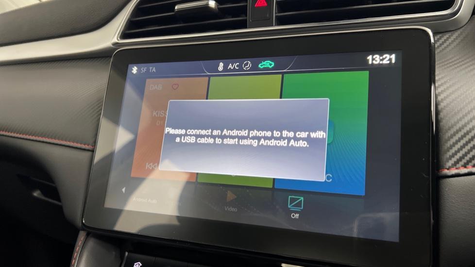 Apple Car Play & Android Auto