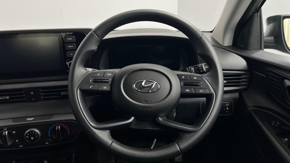 Multifunction steering wheel 