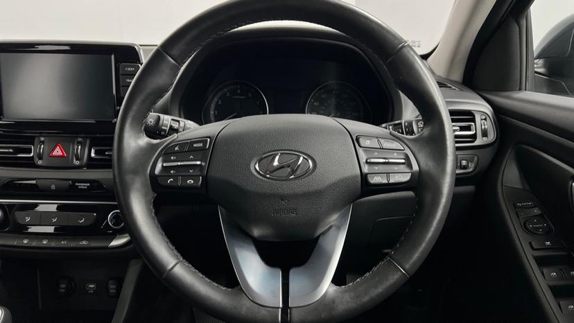 Multifunction steering wheel 