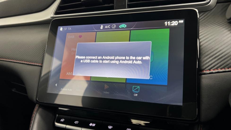 Apple Car Play & Android Auto