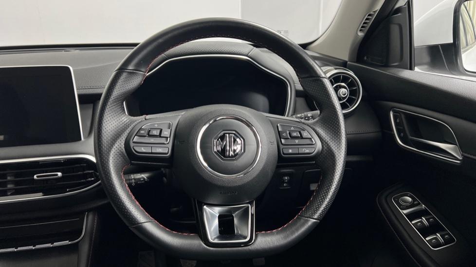 Multifunction steering wheel 