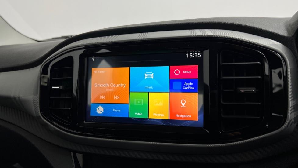 Apple Car Play & Android Auto