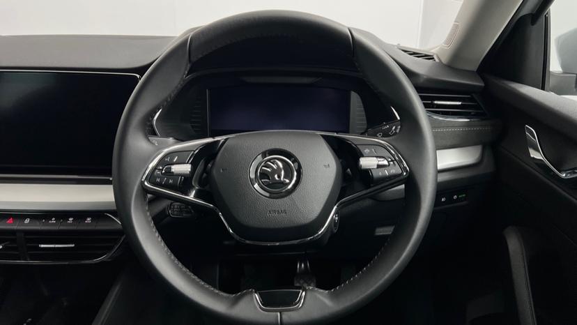 Multifunction steering wheel 