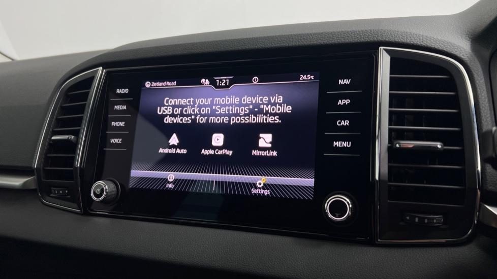 Apple Car Play & Android Auto