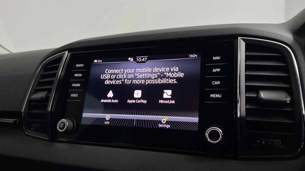 Apple Car Play & Android Auto