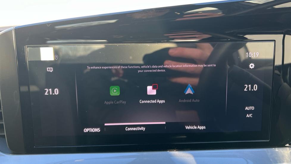 Apple Car Play & Android Auto