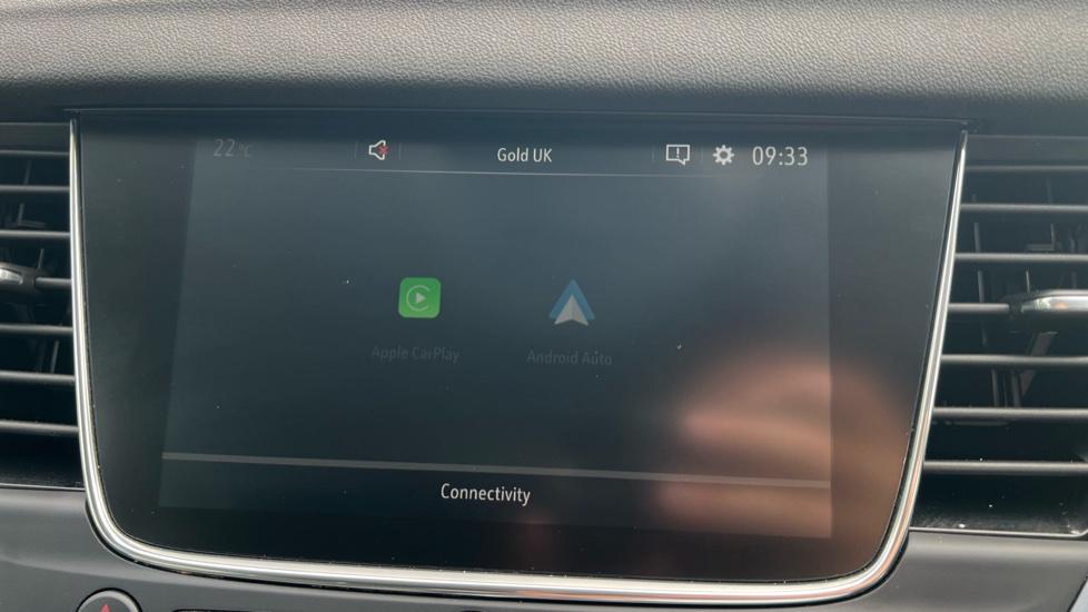 Apple Car Play & Android Auto