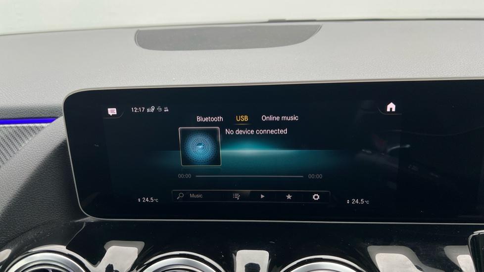 Apple Car Play & Android Auto