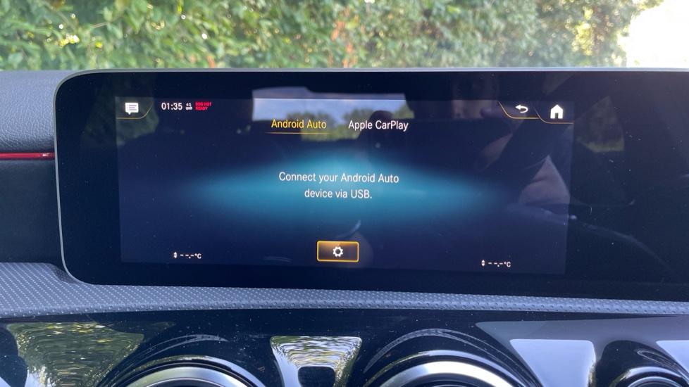 Apple Car Play & Android Auto