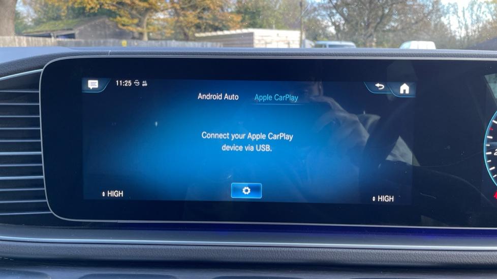 Apple Car Play & Android Auto