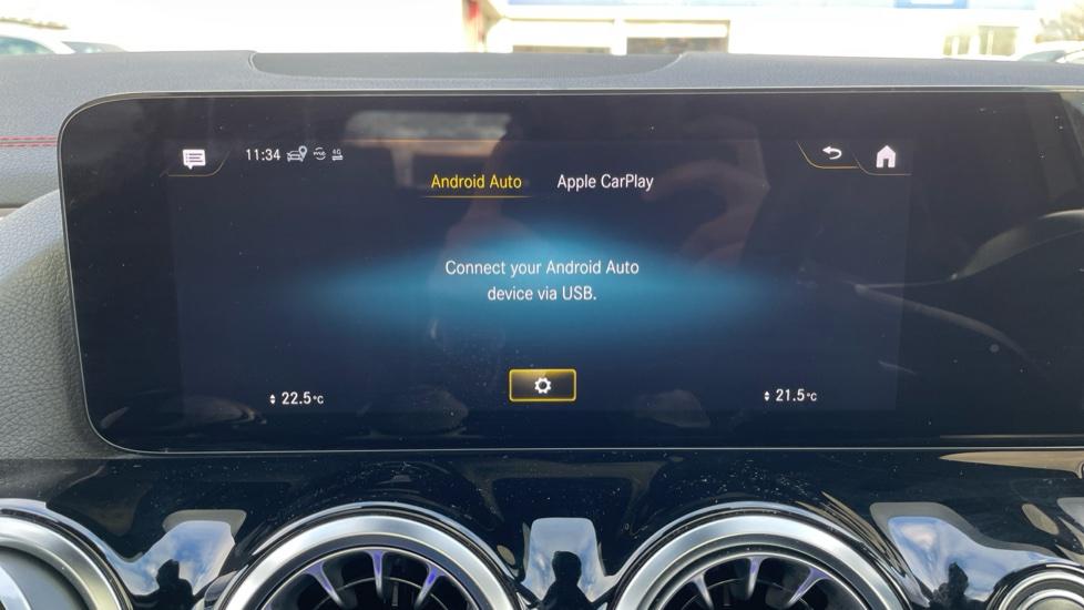 Apple Car Play & Android Auto