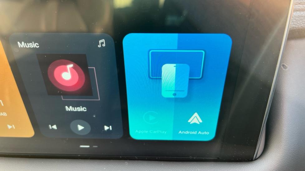 Apple Car Play & Android Auto