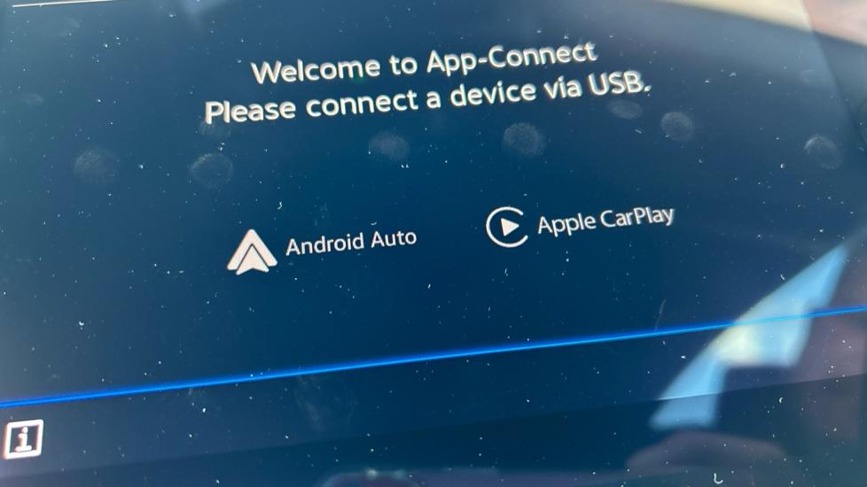 Apple Car Play & Android Auto