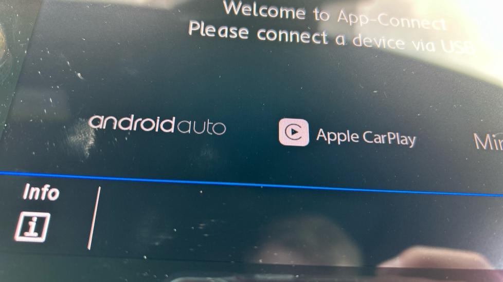 Apple Car Play & Android Auto