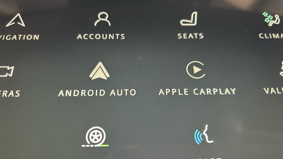 Apple Car Play & Android Auto