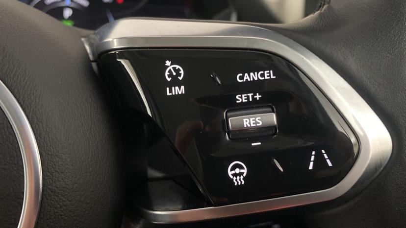 Speed limiter/ heated steering wheel 