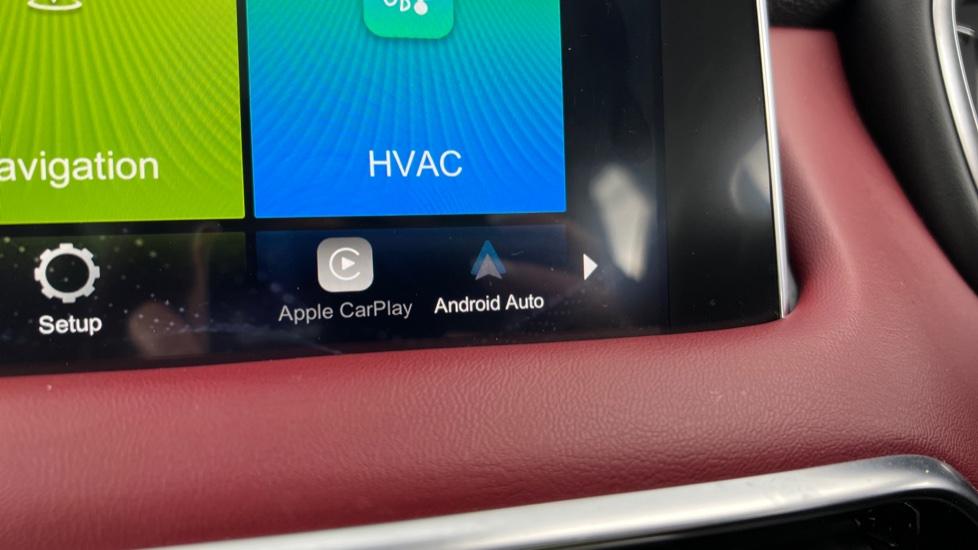 Apple Car Play & Android Auto