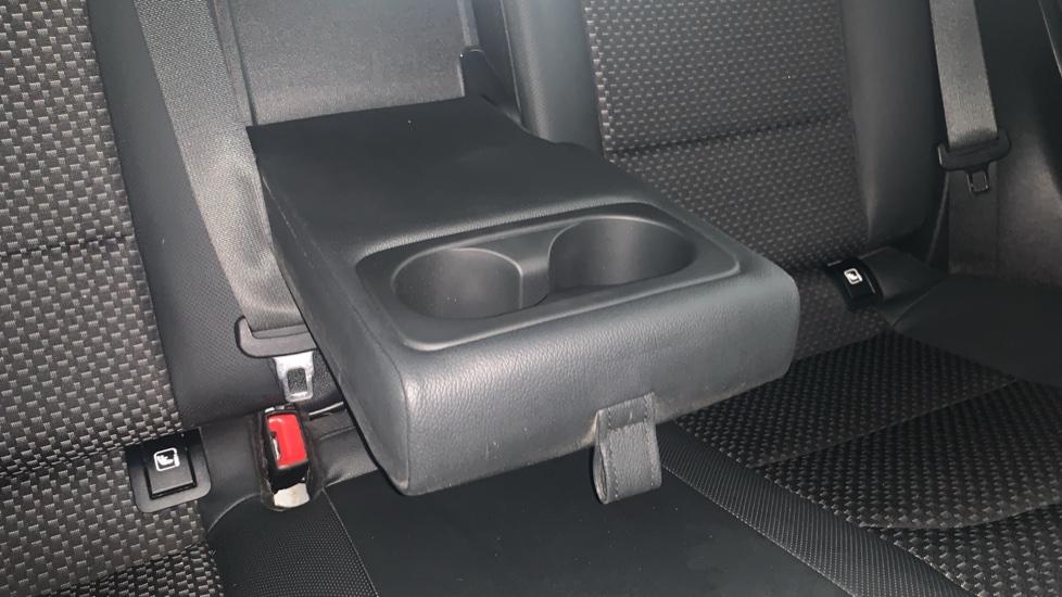 Rear Armrest/ Cup Holder