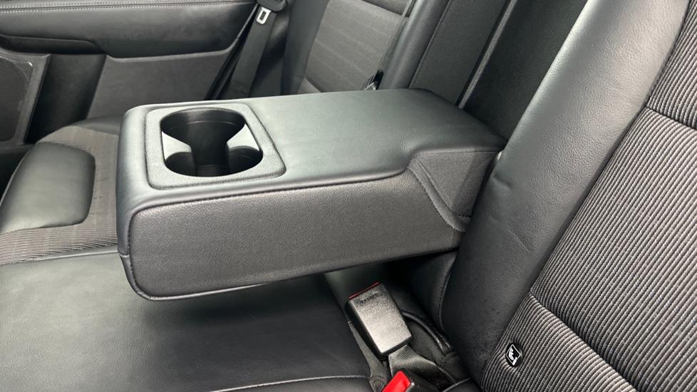 Rear Armrest/ Cup Holder