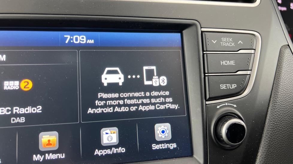 Apple Car Play & Android Auto