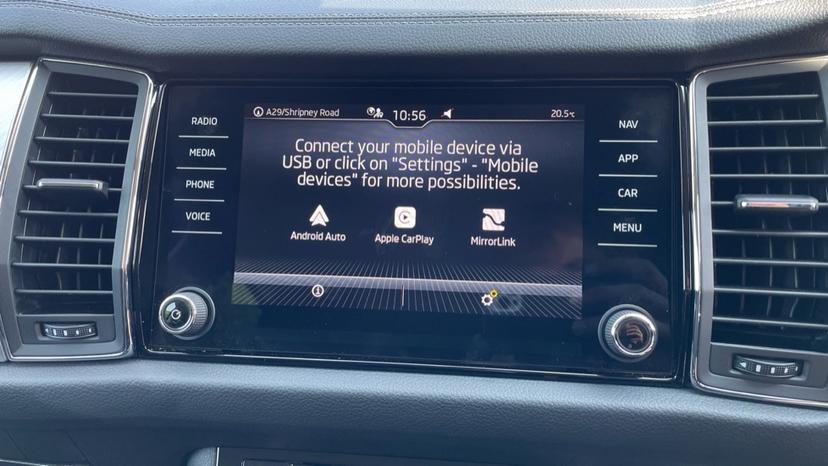 Apple Car Play & Android Auto