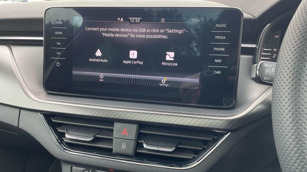 Apple Car Play & Android Auto