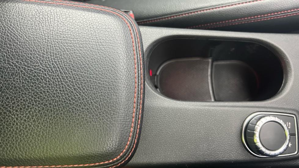 Rear Armrest/ Cup Holder