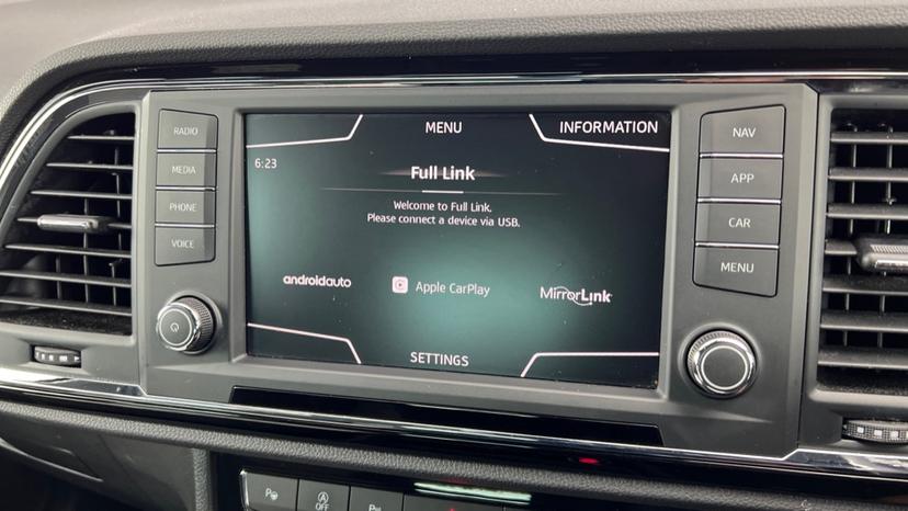 Apple CarPlay and Android Auto 