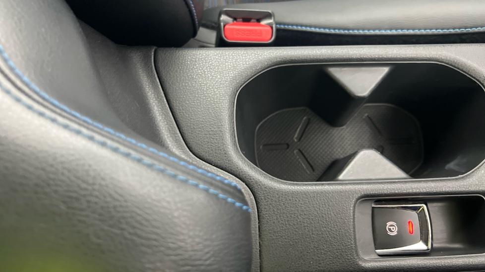 Rear Armrest/ Cup Holder