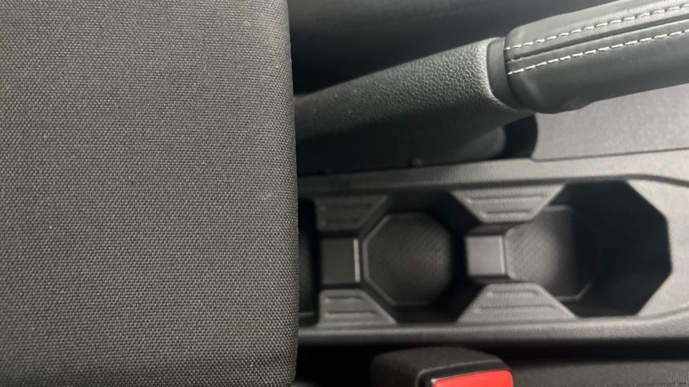 Rear Armrest/ Cup Holder