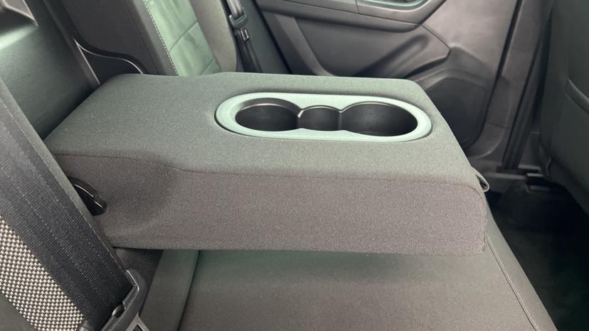 Rear Armrest/ Cup Holder