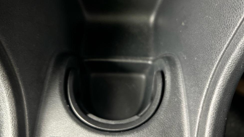 Rear Armrest/ Cup Holder