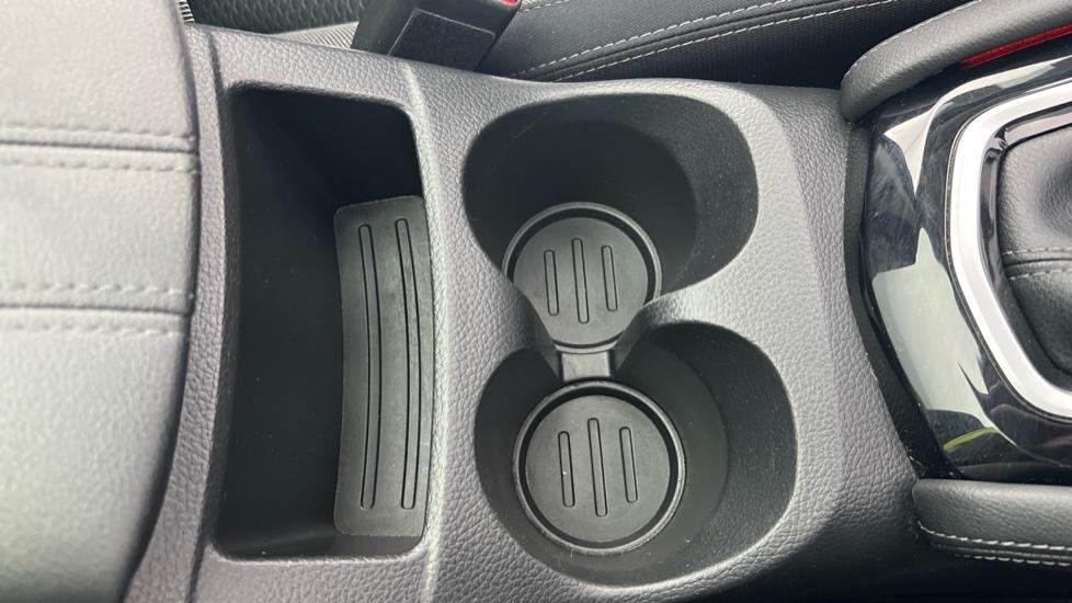 Rear Armrest/ Cup Holder