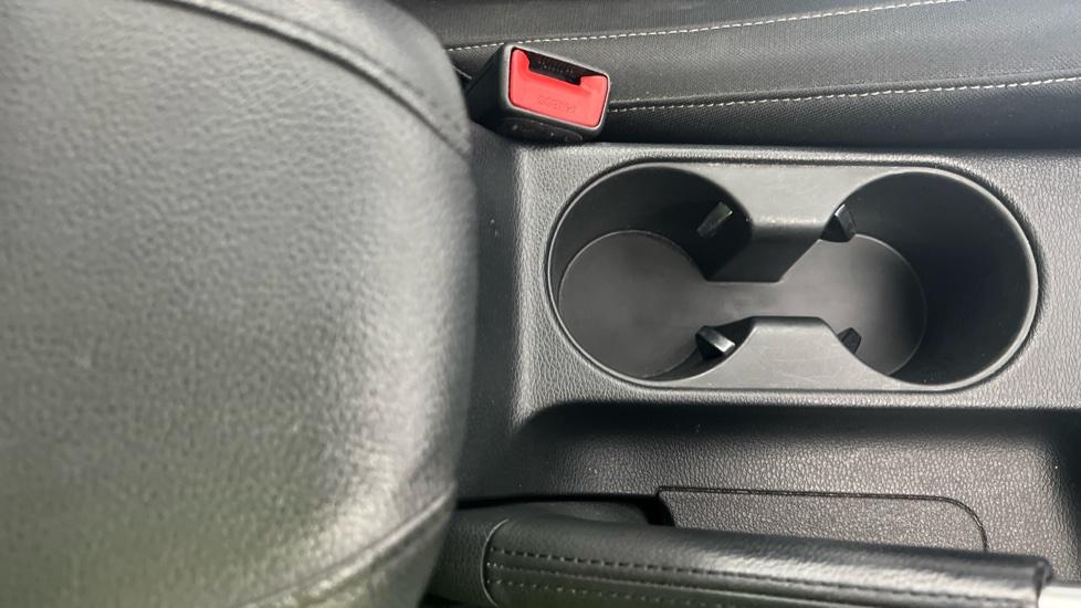 Rear Armrest/ Cup Holder