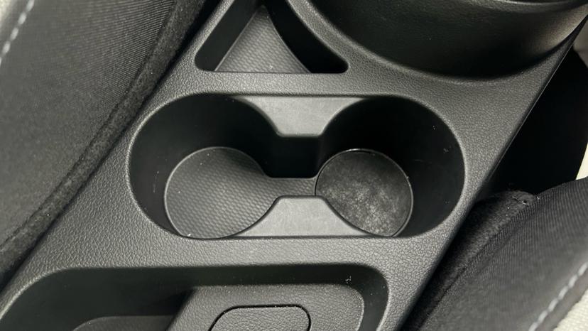 Rear Armrest/ Cup Holder