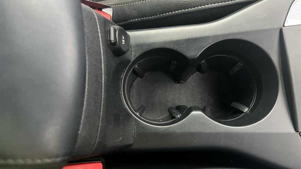 Rear Armrest/ Cup Holder