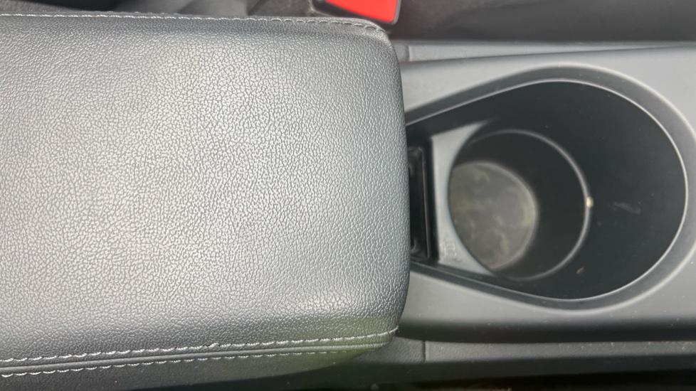 Rear Armrest/ Cup Holder