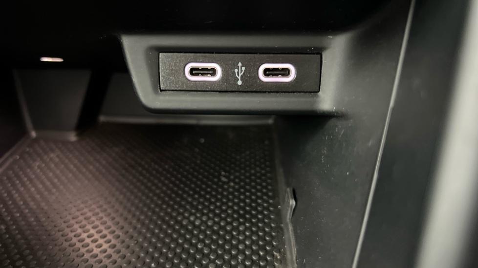 USB C connection 